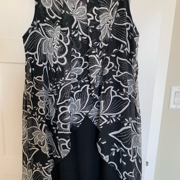Ladies size 12 dress - Picture 2 of 2